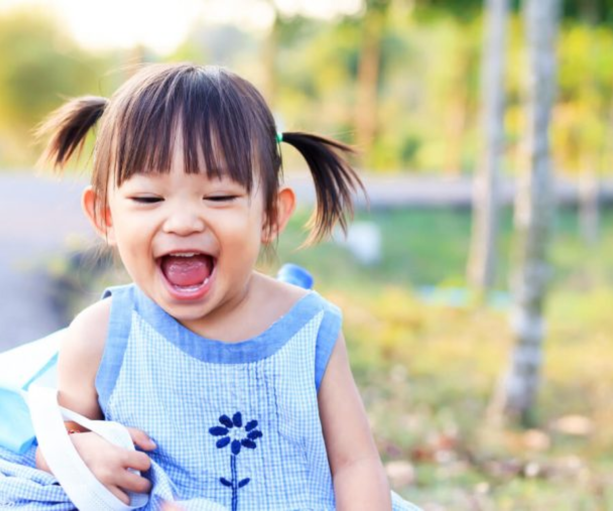 Perkembangan Bayi Usia 22 Bulan, anak-anak berusia 1-3 tahun, mengurus anak kecil, Bunda, si Kecil